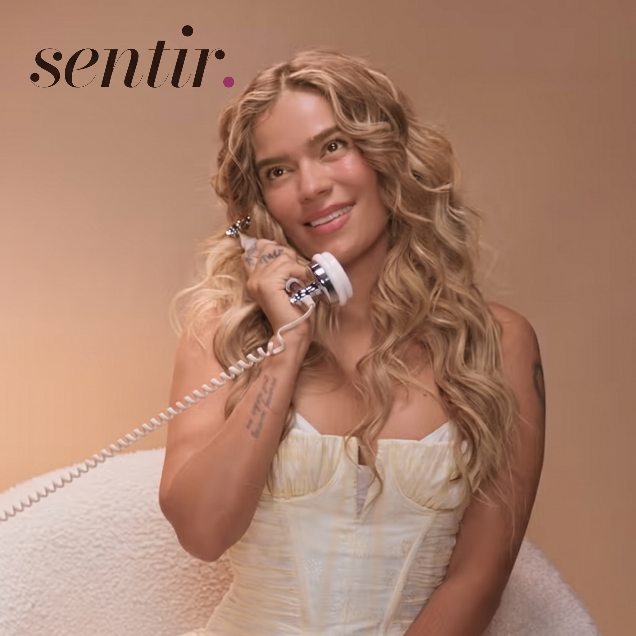 Sentir branded portrait of a woman holding a telephone